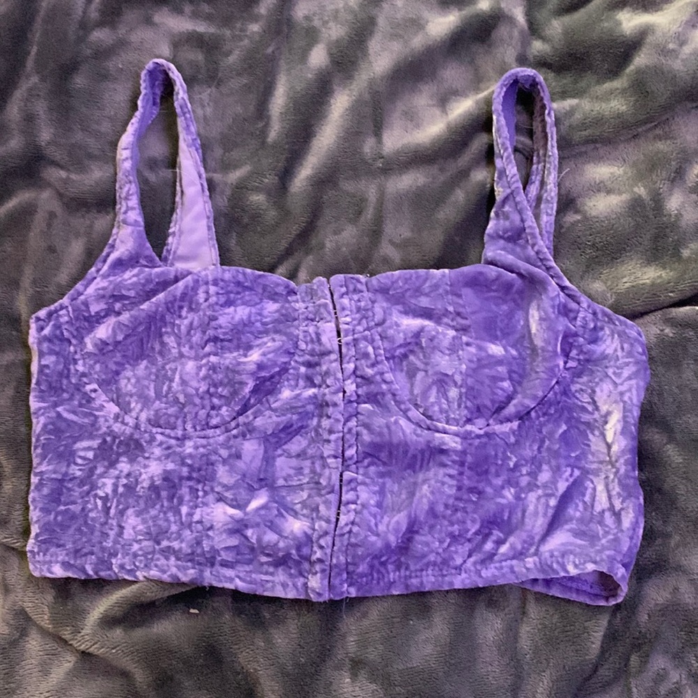 Wild Fable cropped hook on shirt! So cute only worn once!